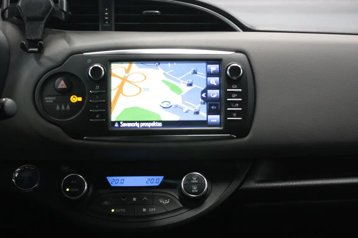 TOYOTA YARIS