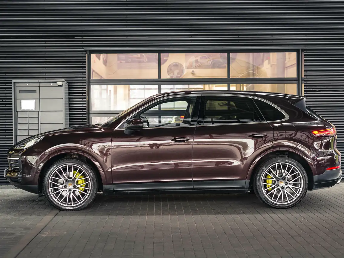 PORSCHE CAYENNE