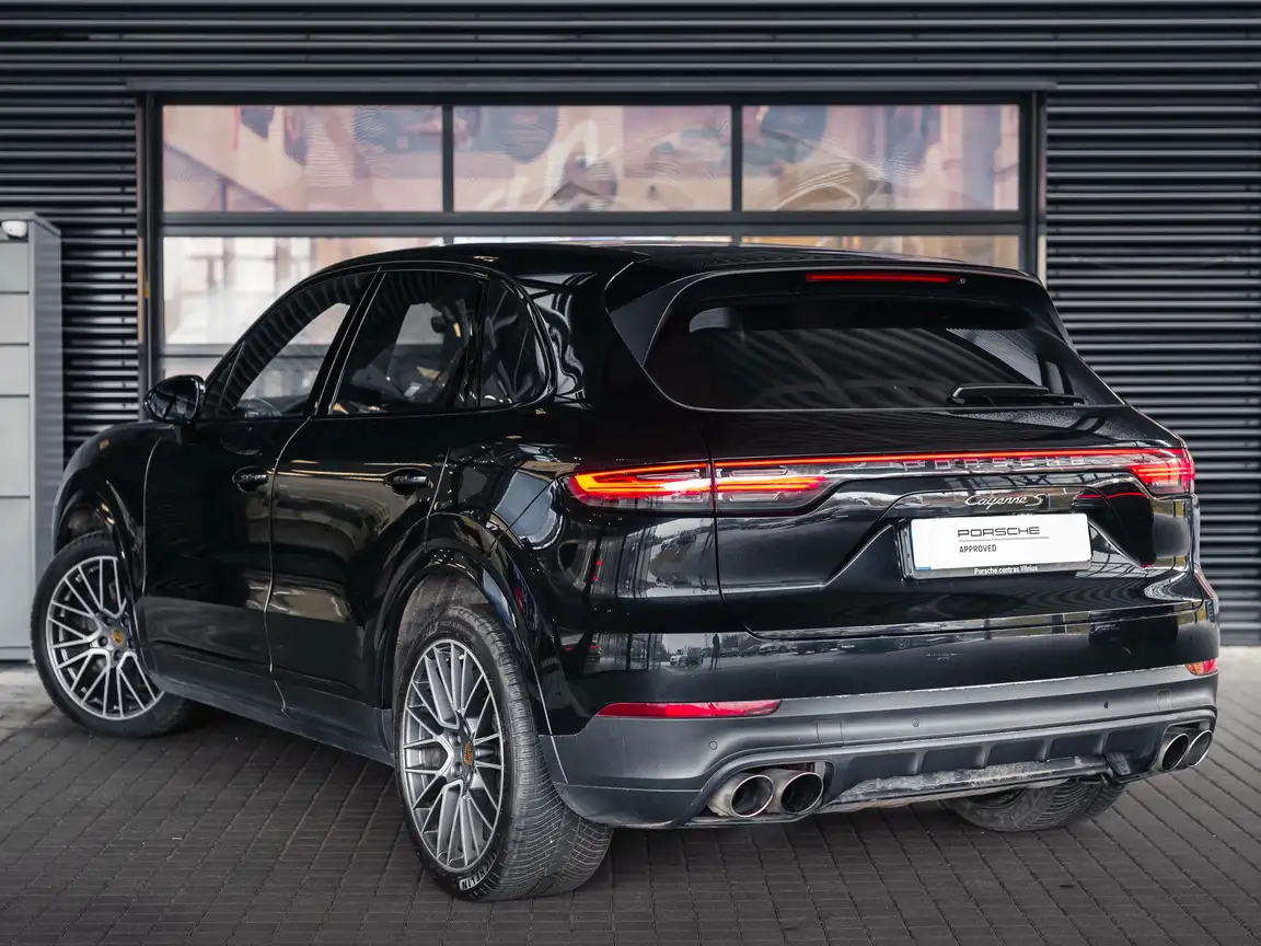 PORSCHE CAYENNE