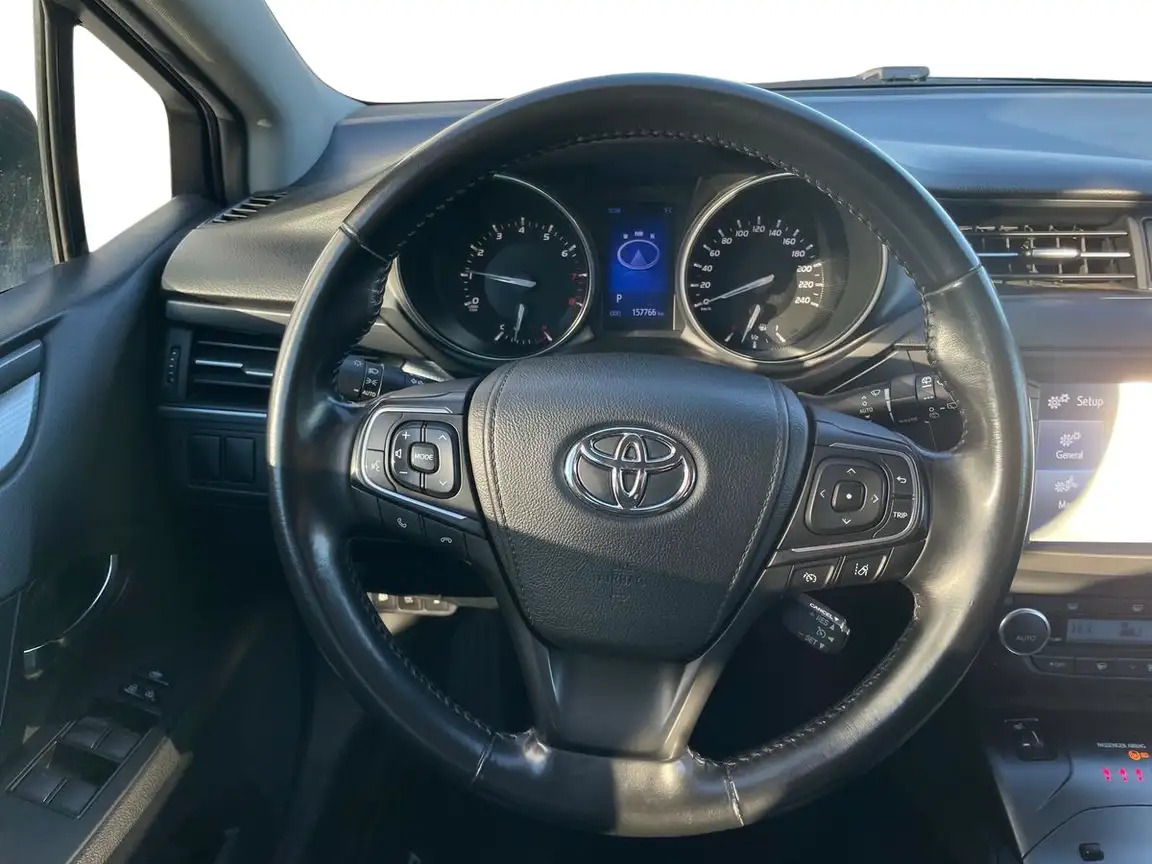 TOYOTA AVENSIS