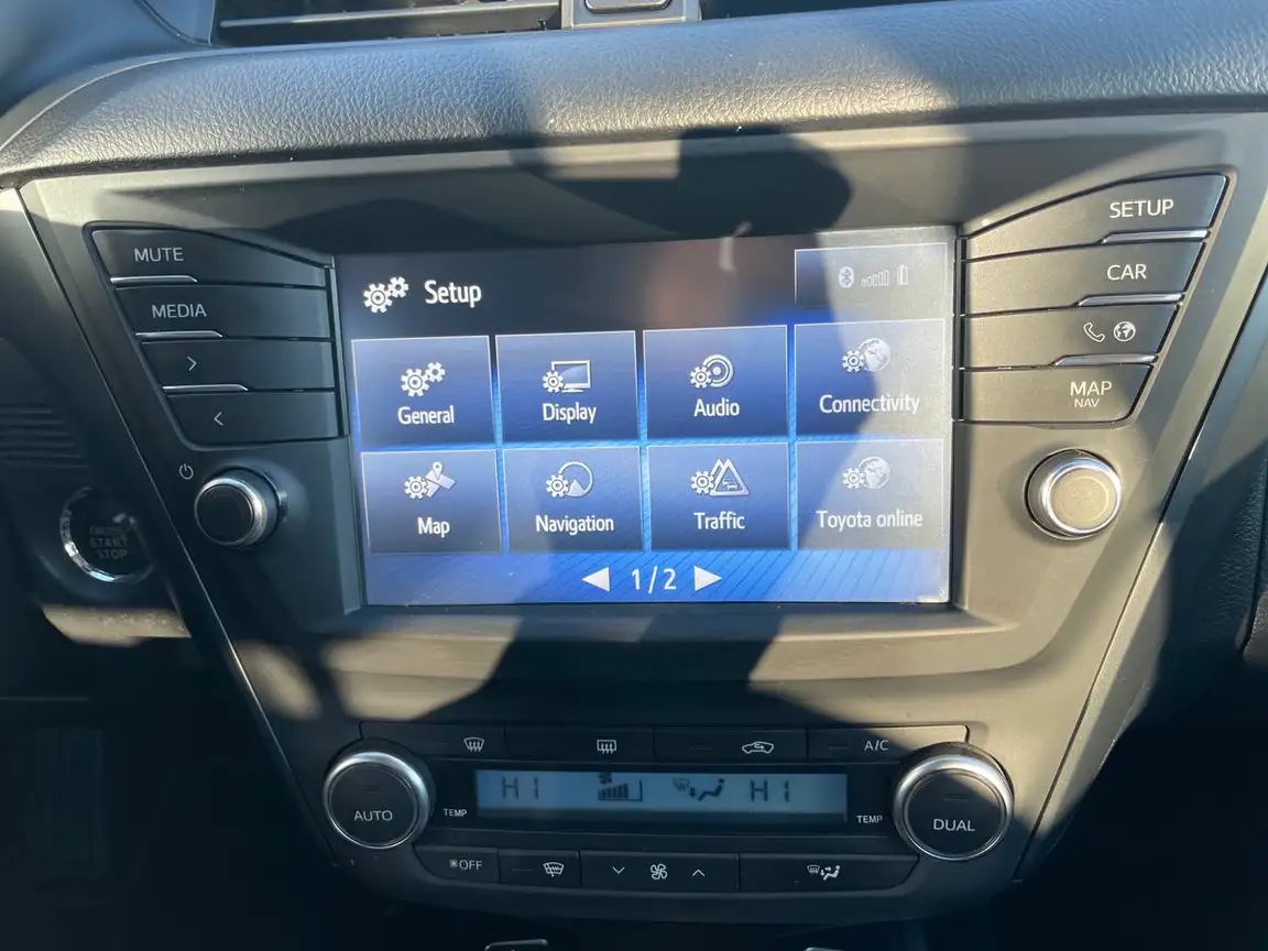TOYOTA AVENSIS