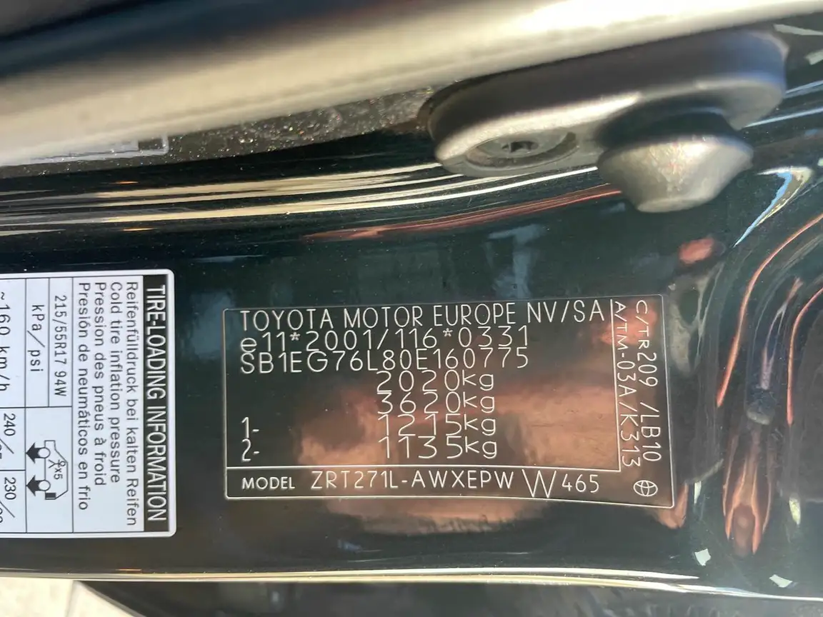 TOYOTA AVENSIS