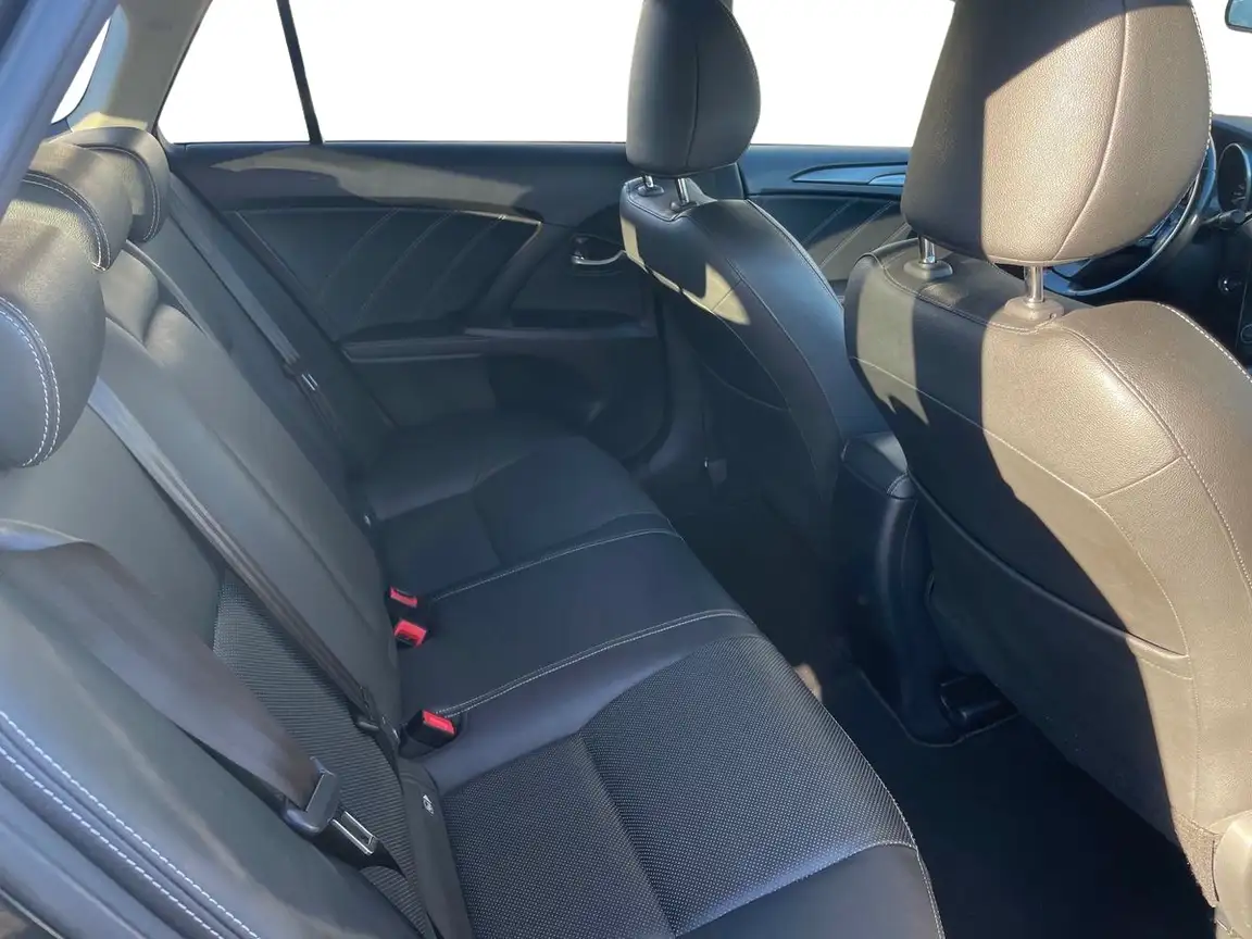 TOYOTA AVENSIS