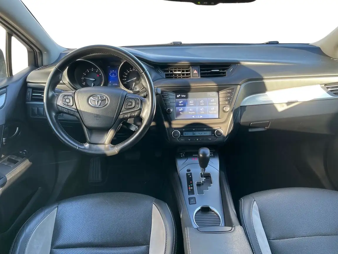 TOYOTA AVENSIS