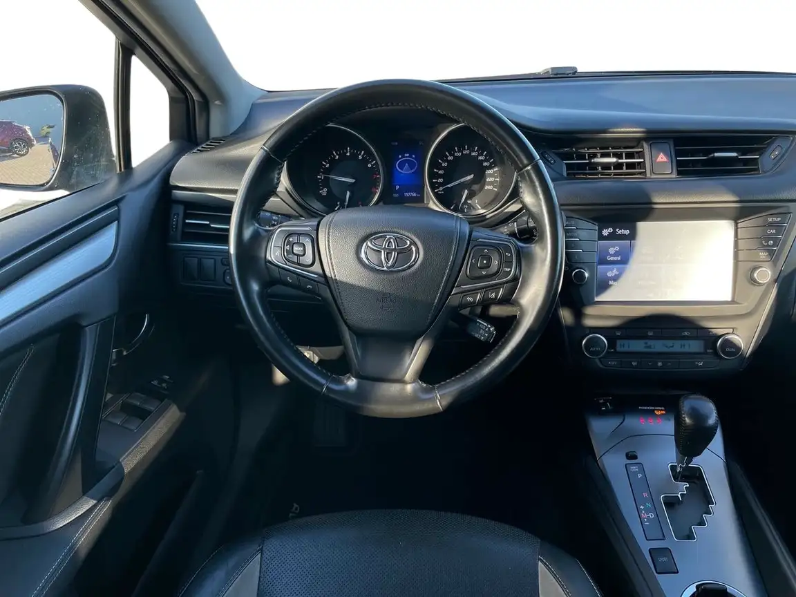 TOYOTA AVENSIS