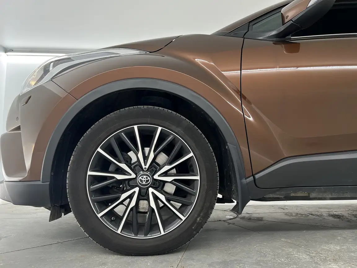TOYOTA C-HR