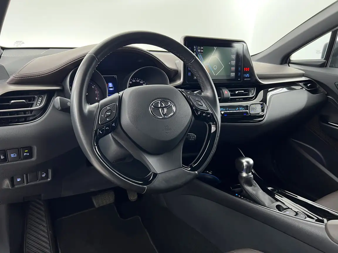 TOYOTA C-HR