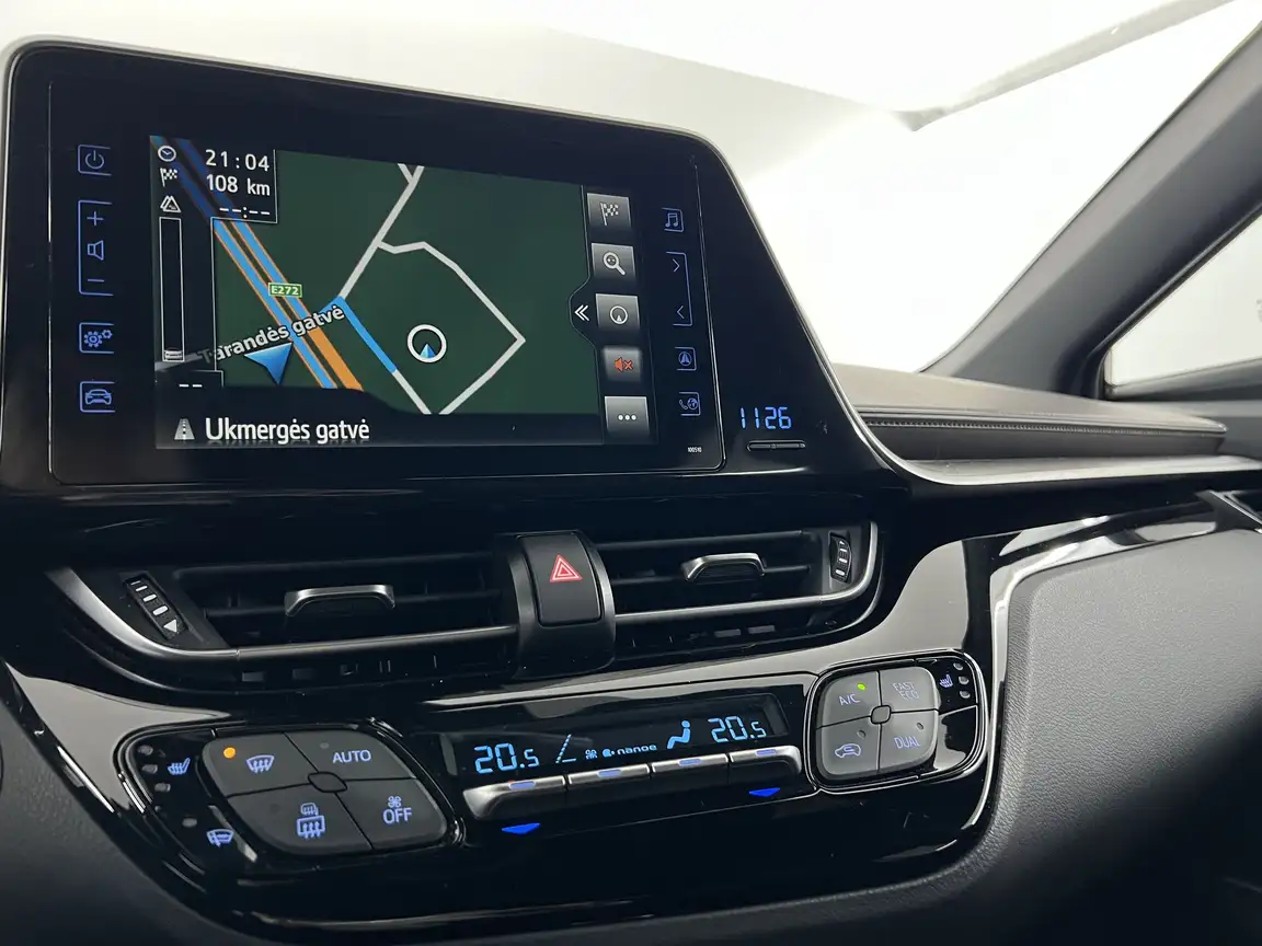 TOYOTA C-HR
