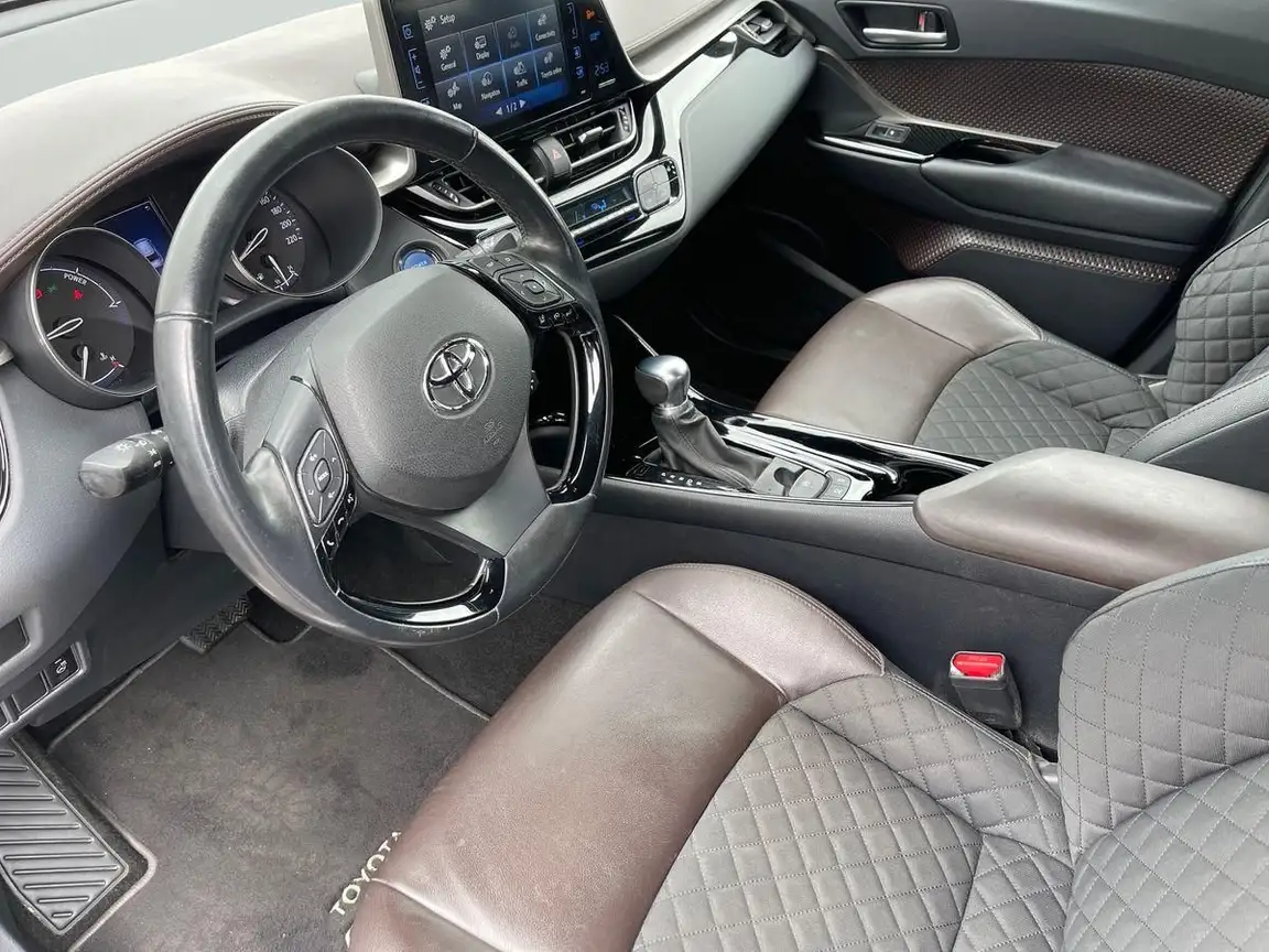 TOYOTA C-HR