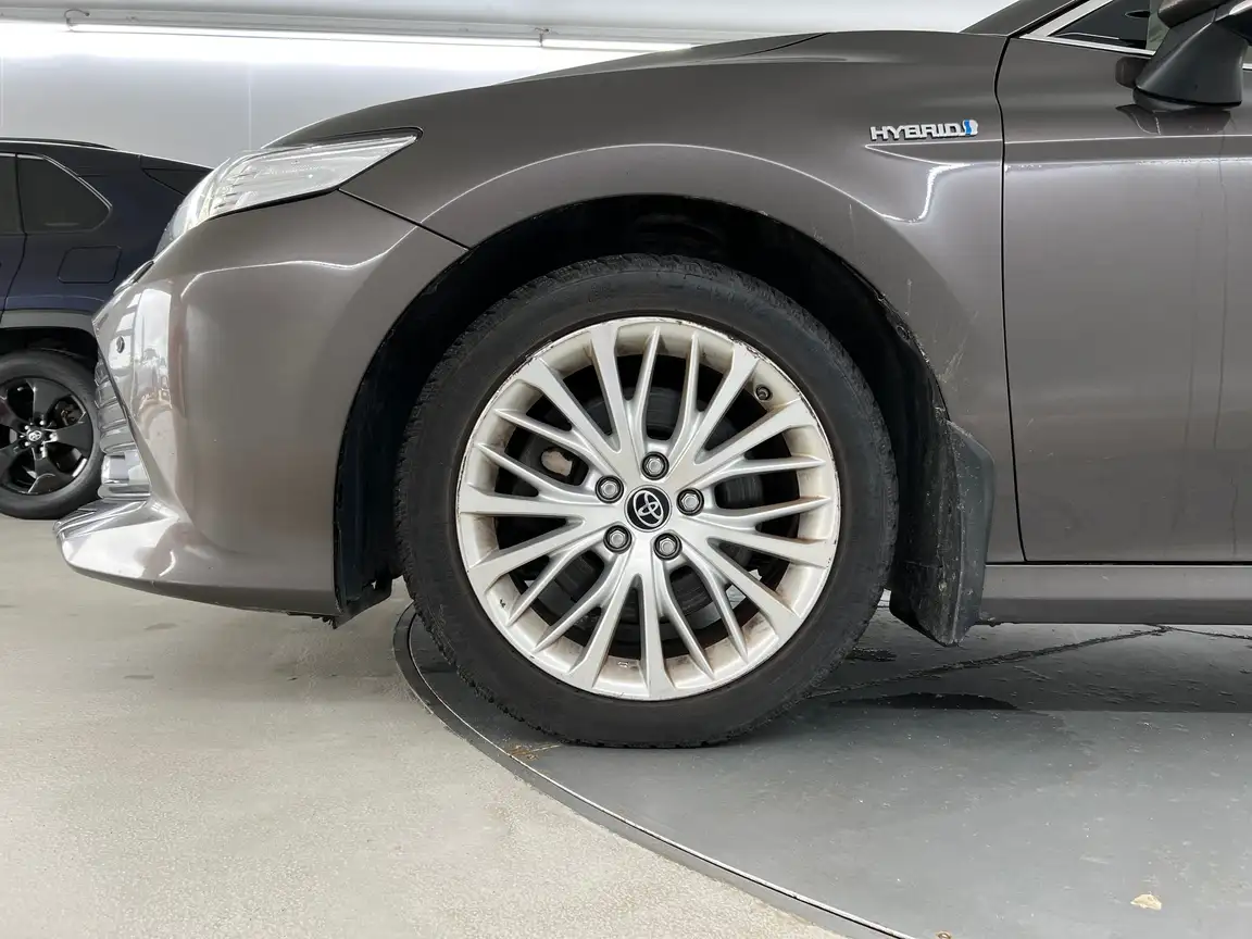 TOYOTA CAMRY