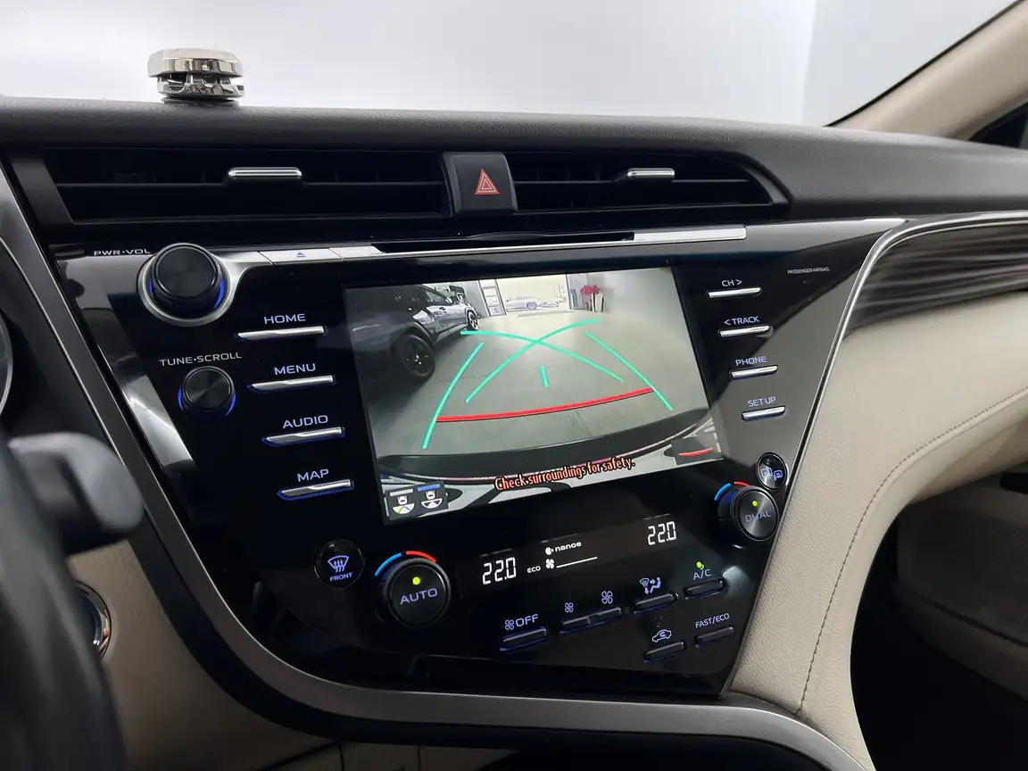 TOYOTA CAMRY