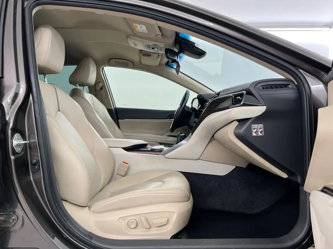 TOYOTA CAMRY