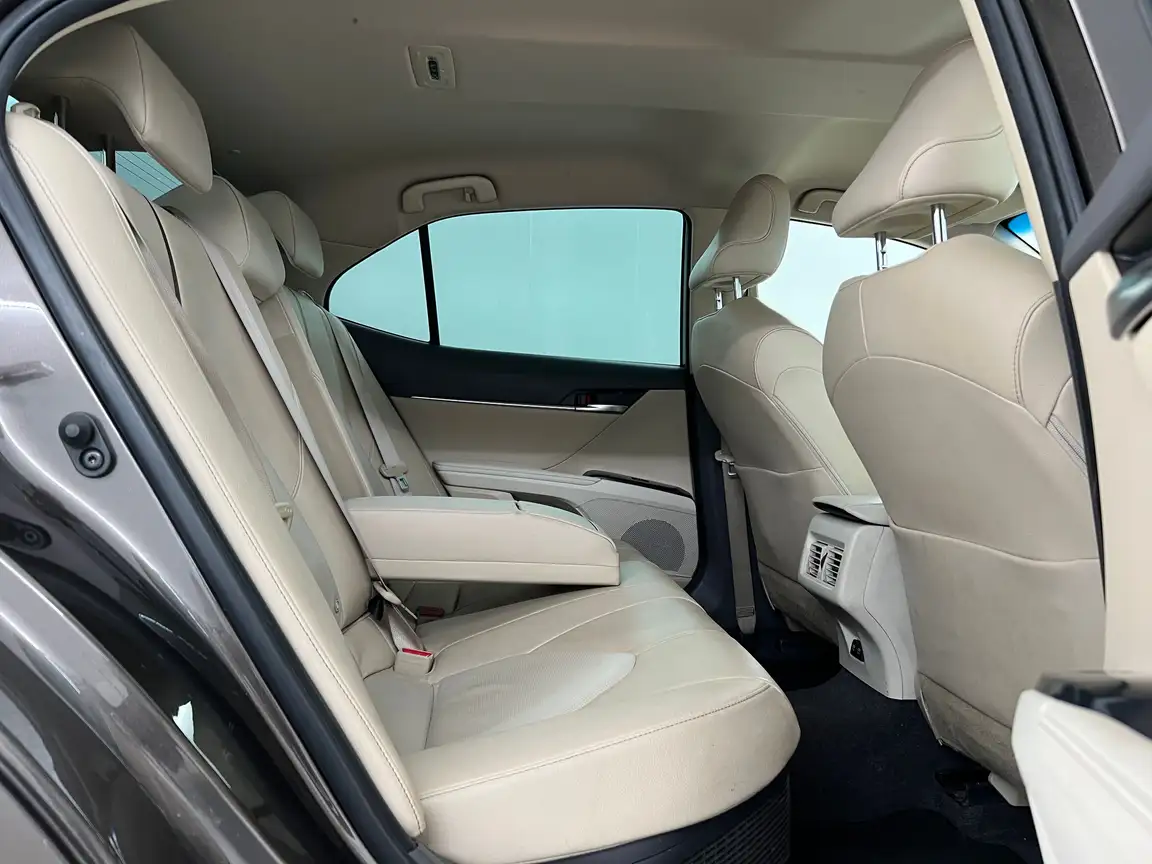 TOYOTA CAMRY
