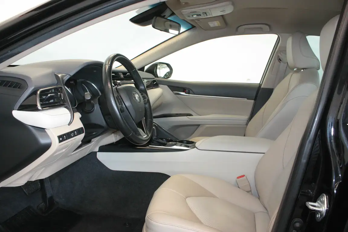 TOYOTA CAMRY
