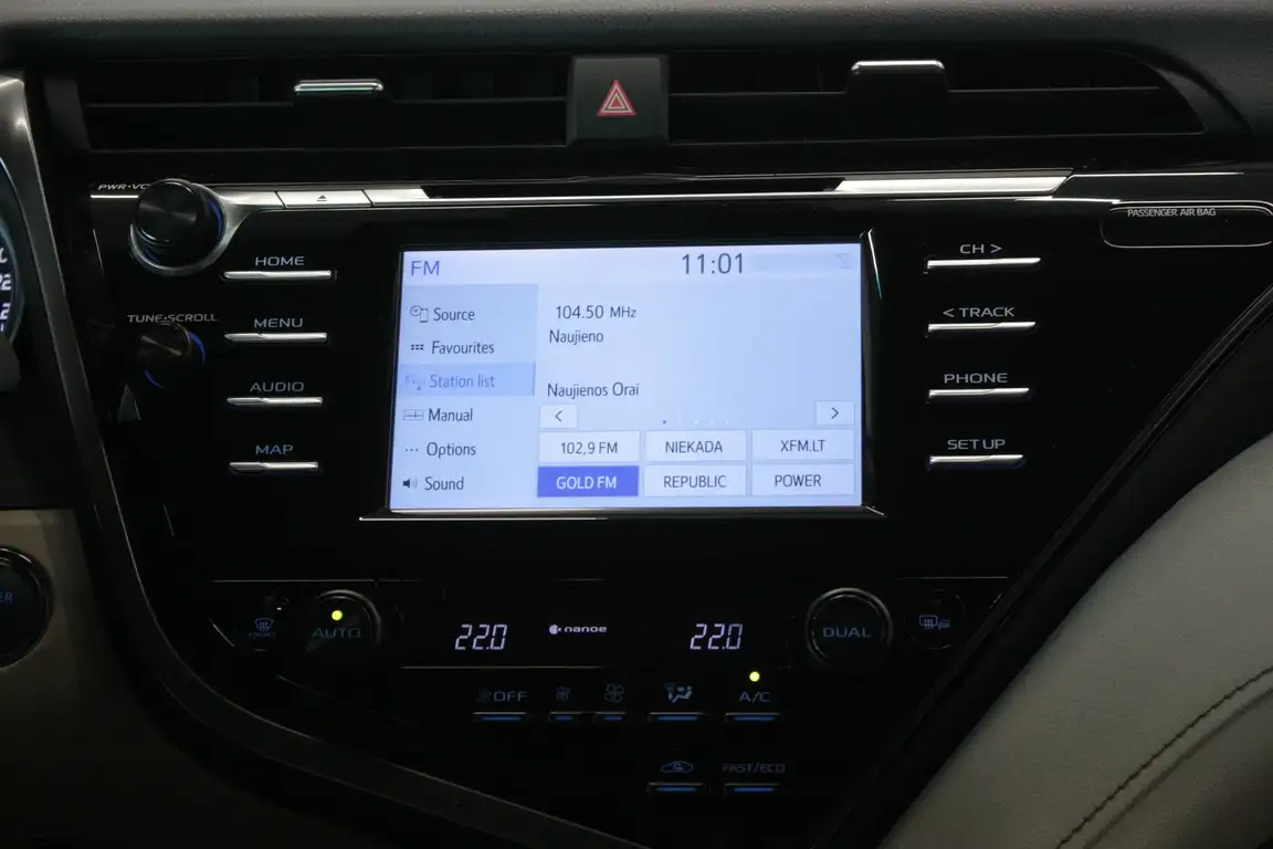 TOYOTA CAMRY