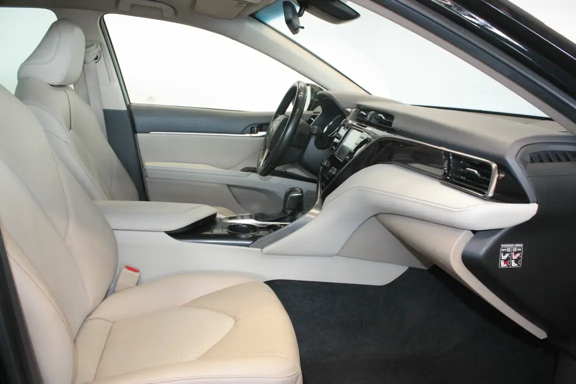 TOYOTA CAMRY