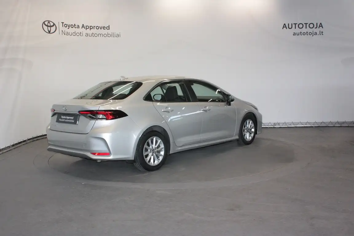 TOYOTA COROLLA