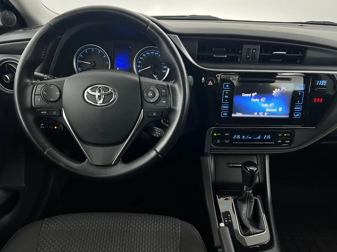 TOYOTA COROLLA