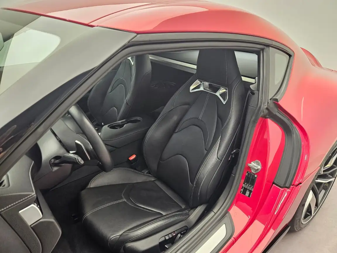 TOYOTA SUPRA