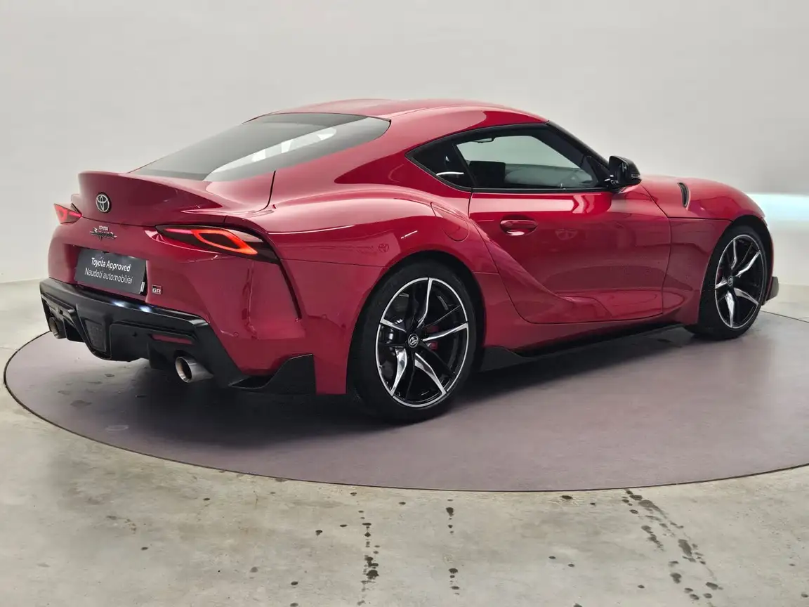 TOYOTA SUPRA
