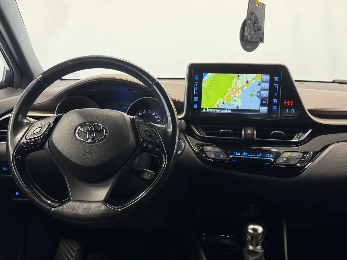 TOYOTA C-HR