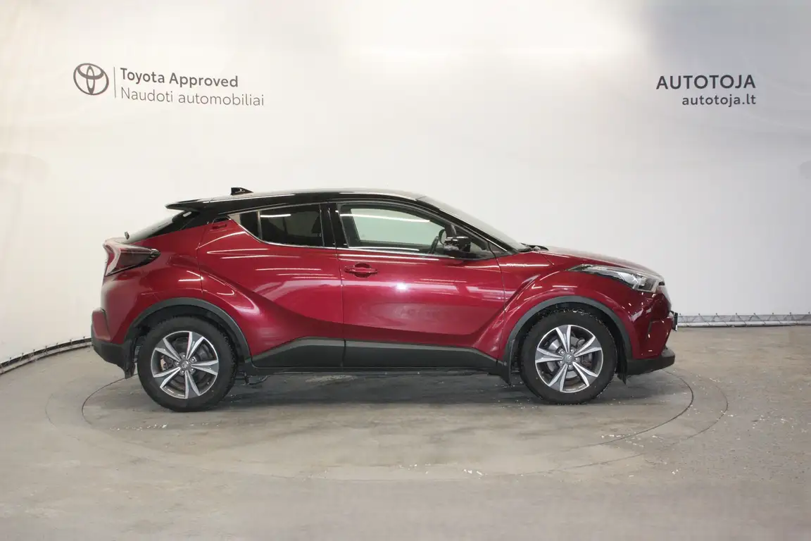 TOYOTA C-HR