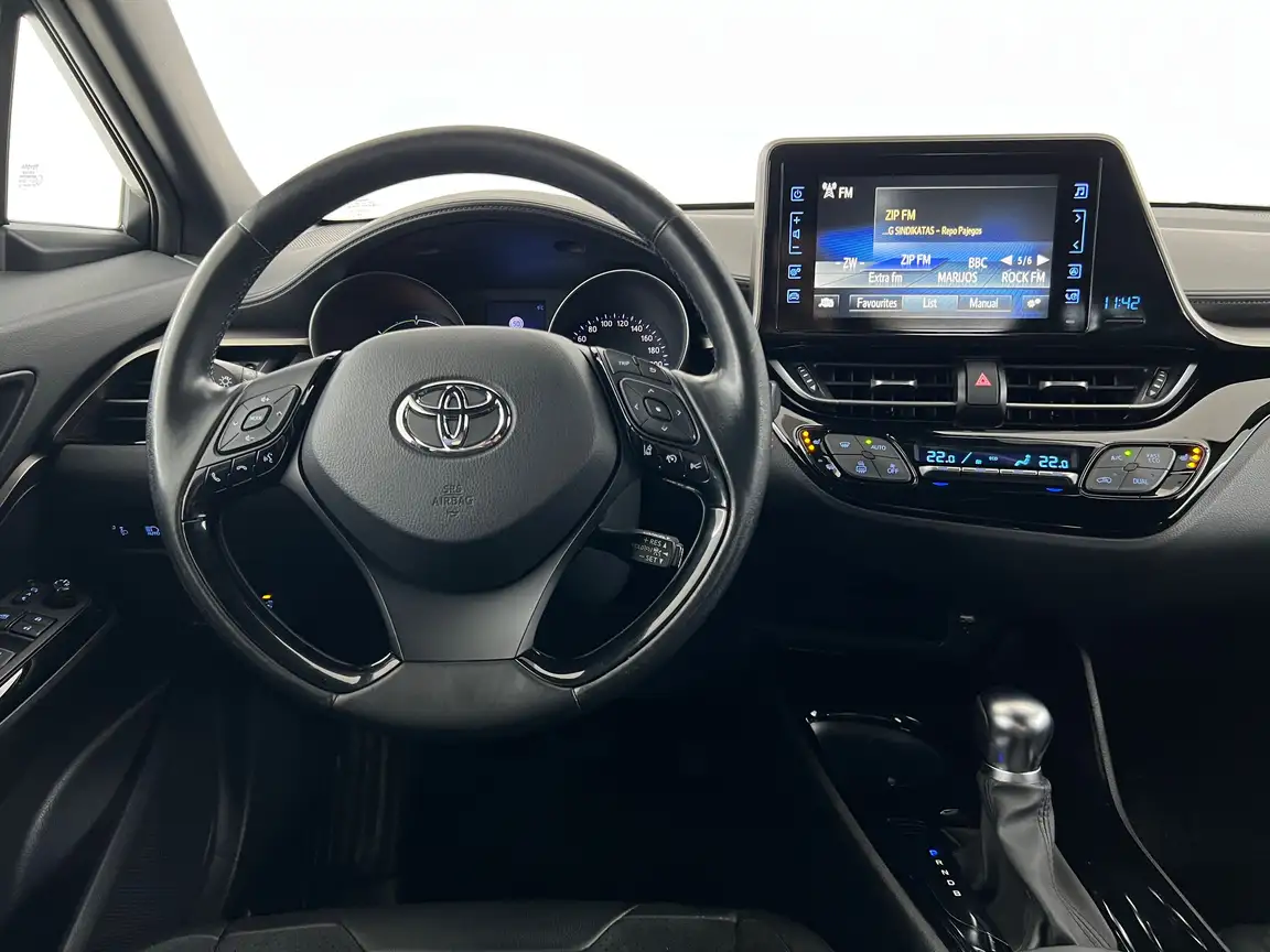 TOYOTA C-HR