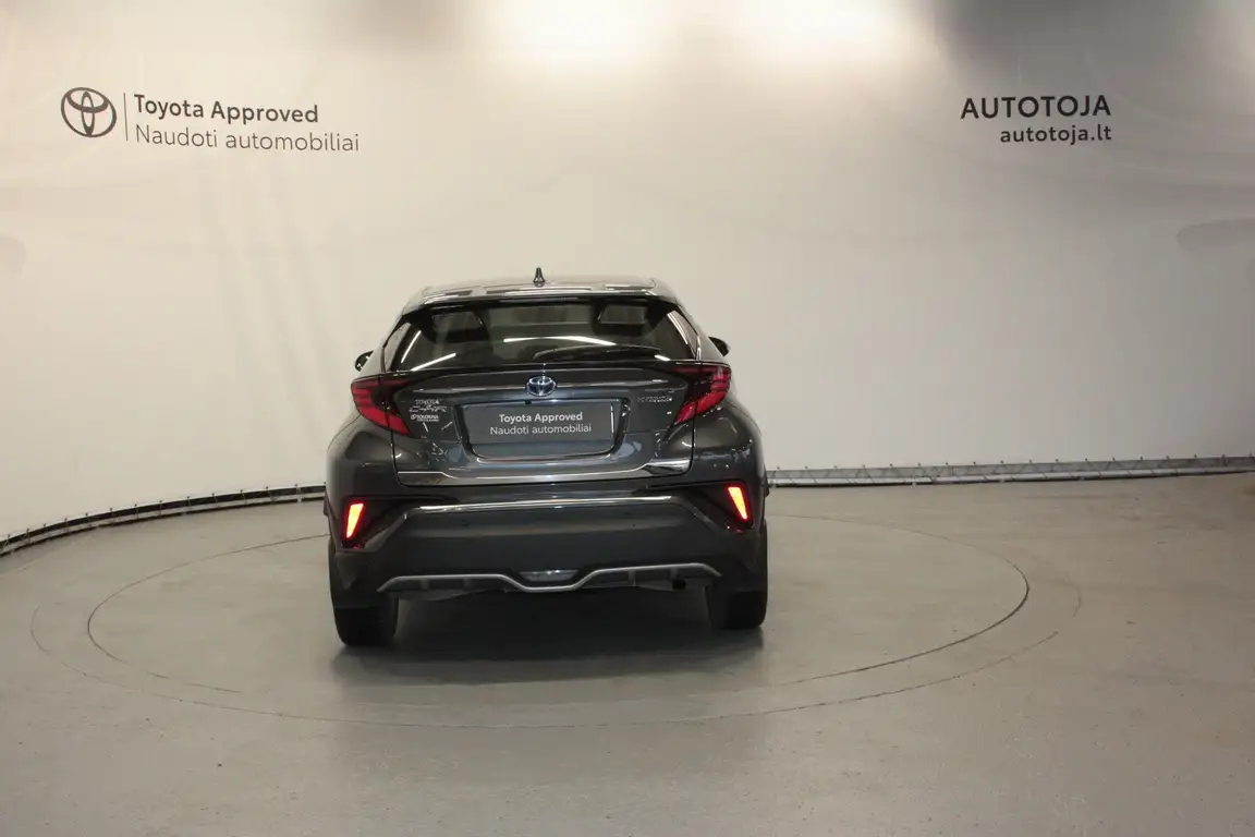 TOYOTA C-HR