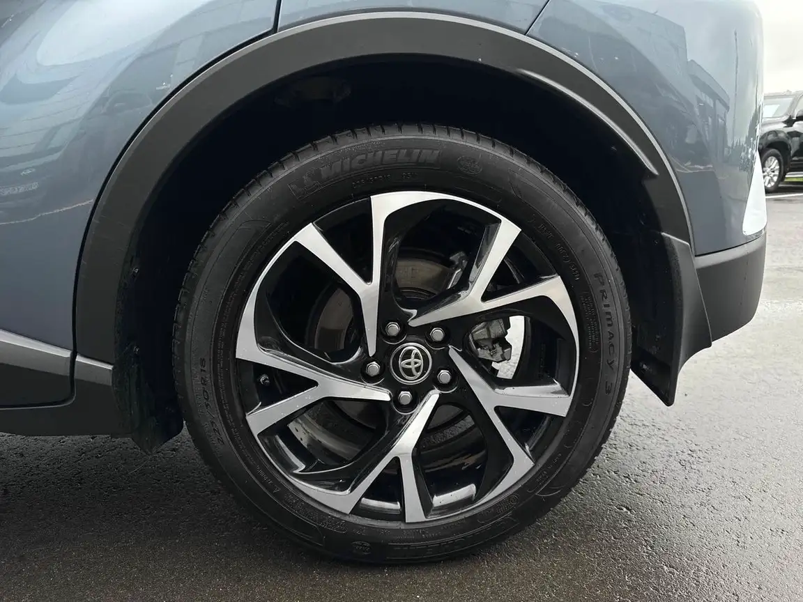TOYOTA C-HR
