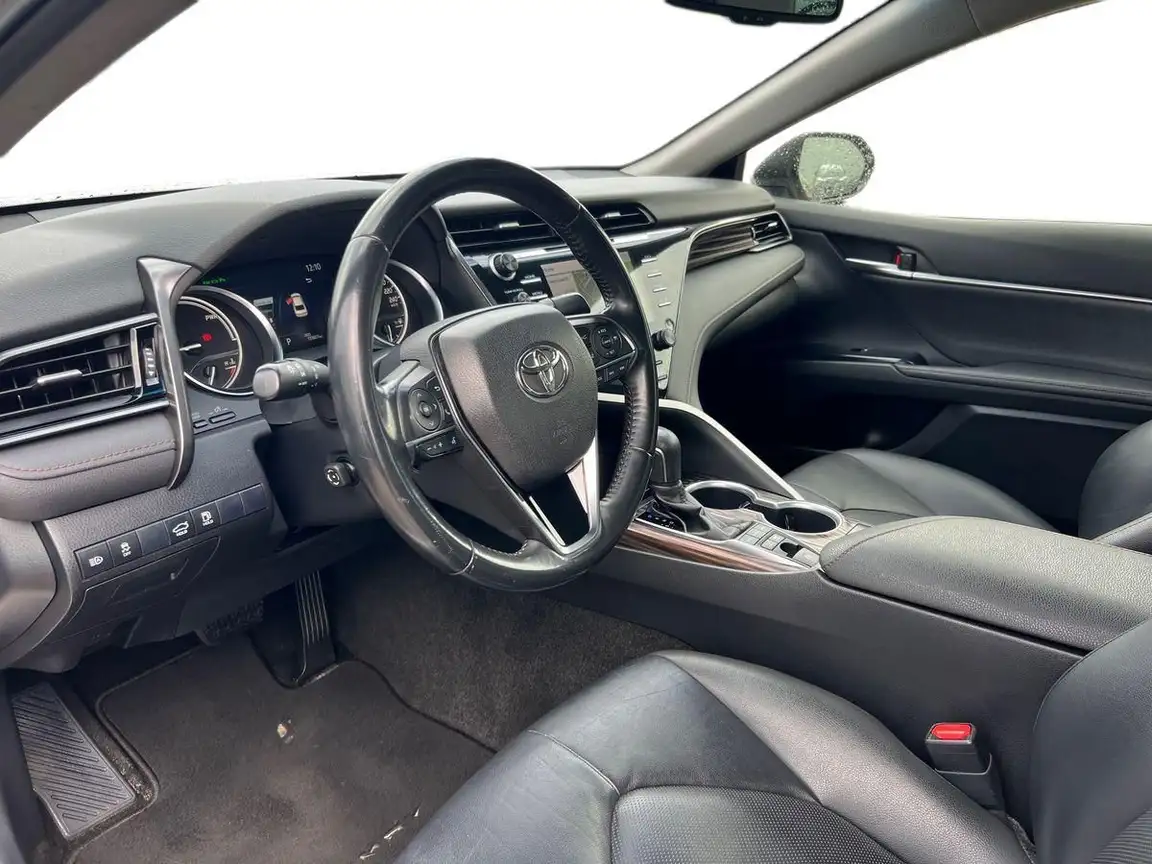 TOYOTA CAMRY