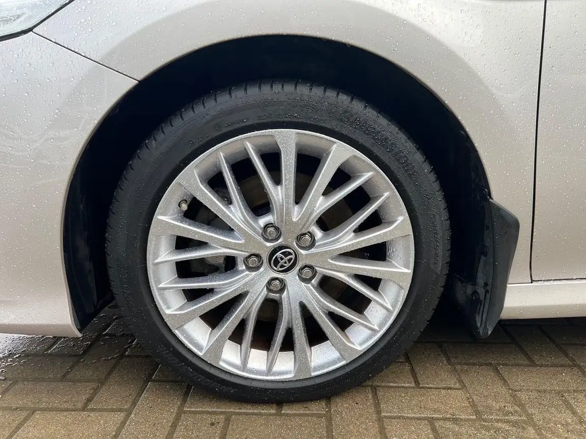 TOYOTA CAMRY