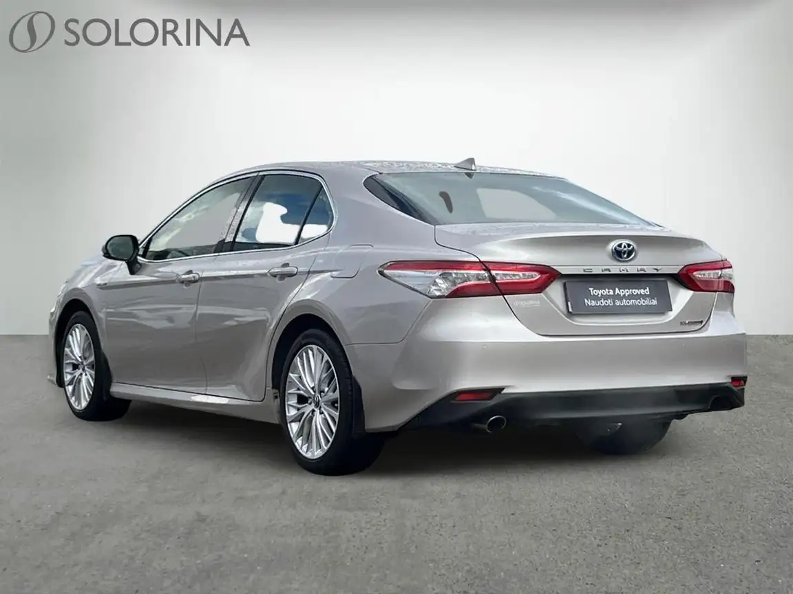 TOYOTA CAMRY