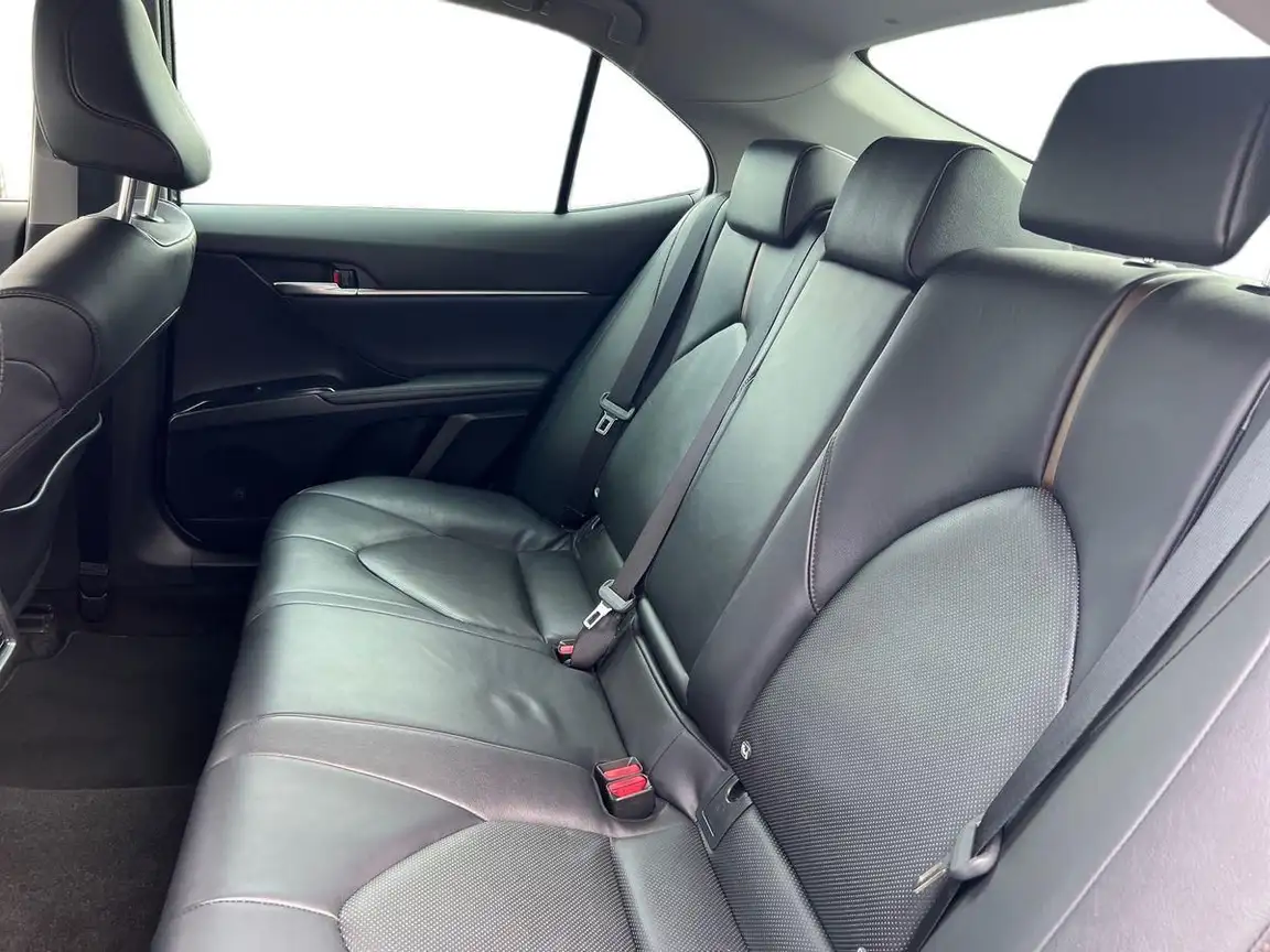 TOYOTA CAMRY