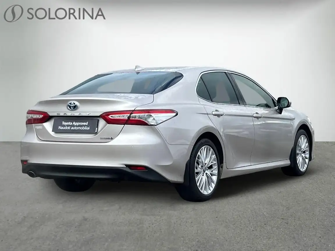 TOYOTA CAMRY