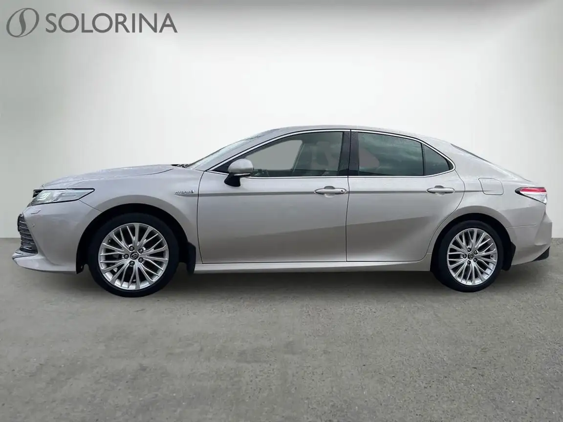 TOYOTA CAMRY