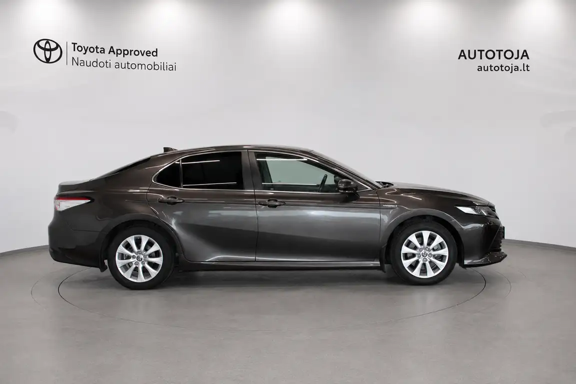 TOYOTA CAMRY