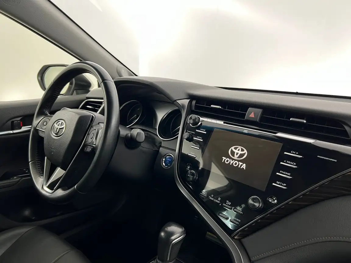 TOYOTA CAMRY