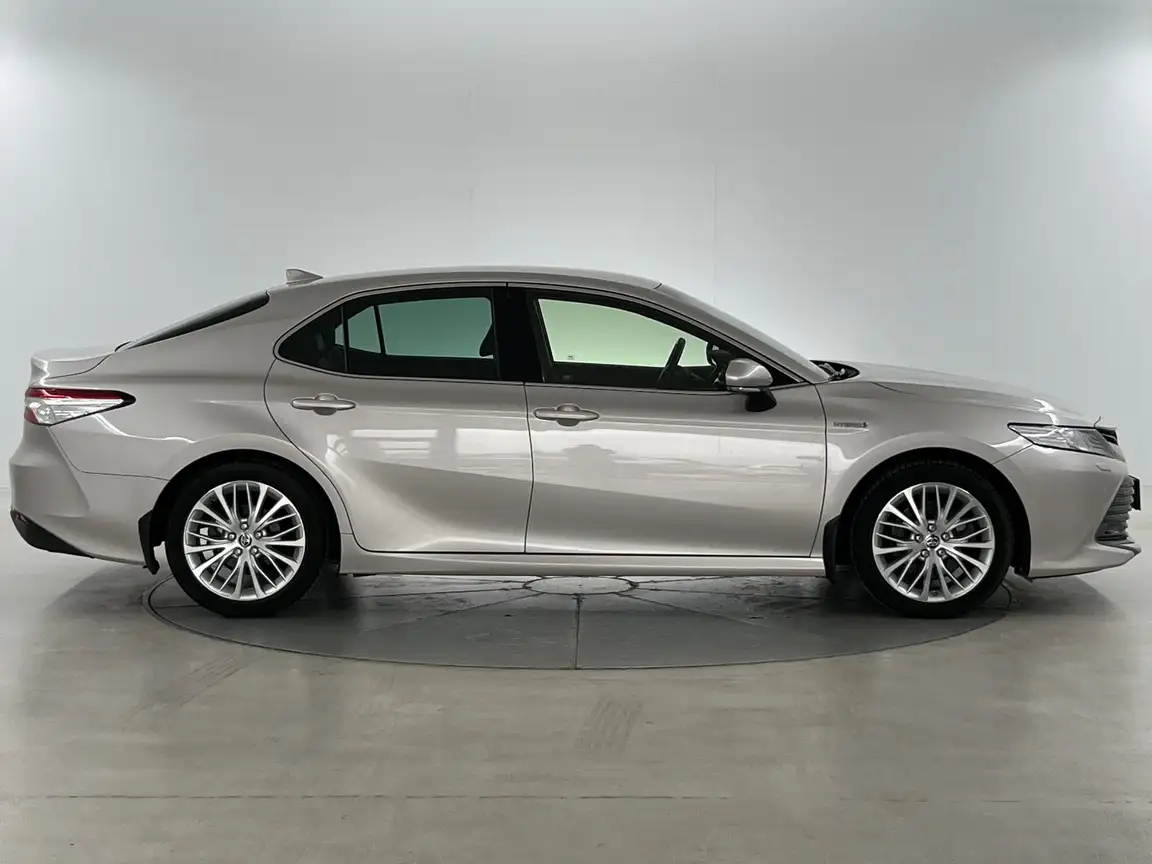 TOYOTA CAMRY