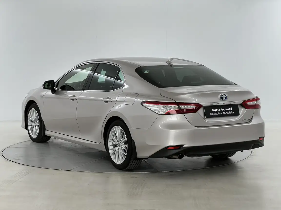 TOYOTA CAMRY