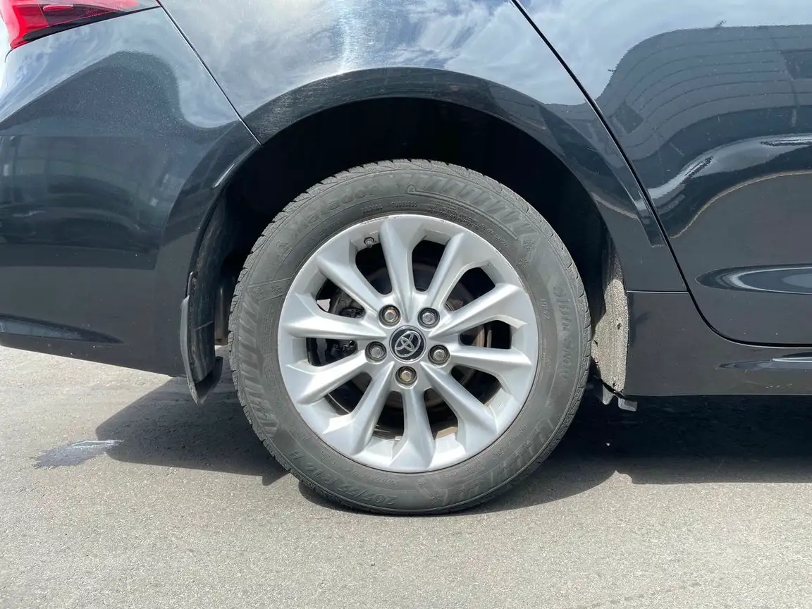 TOYOTA COROLLA