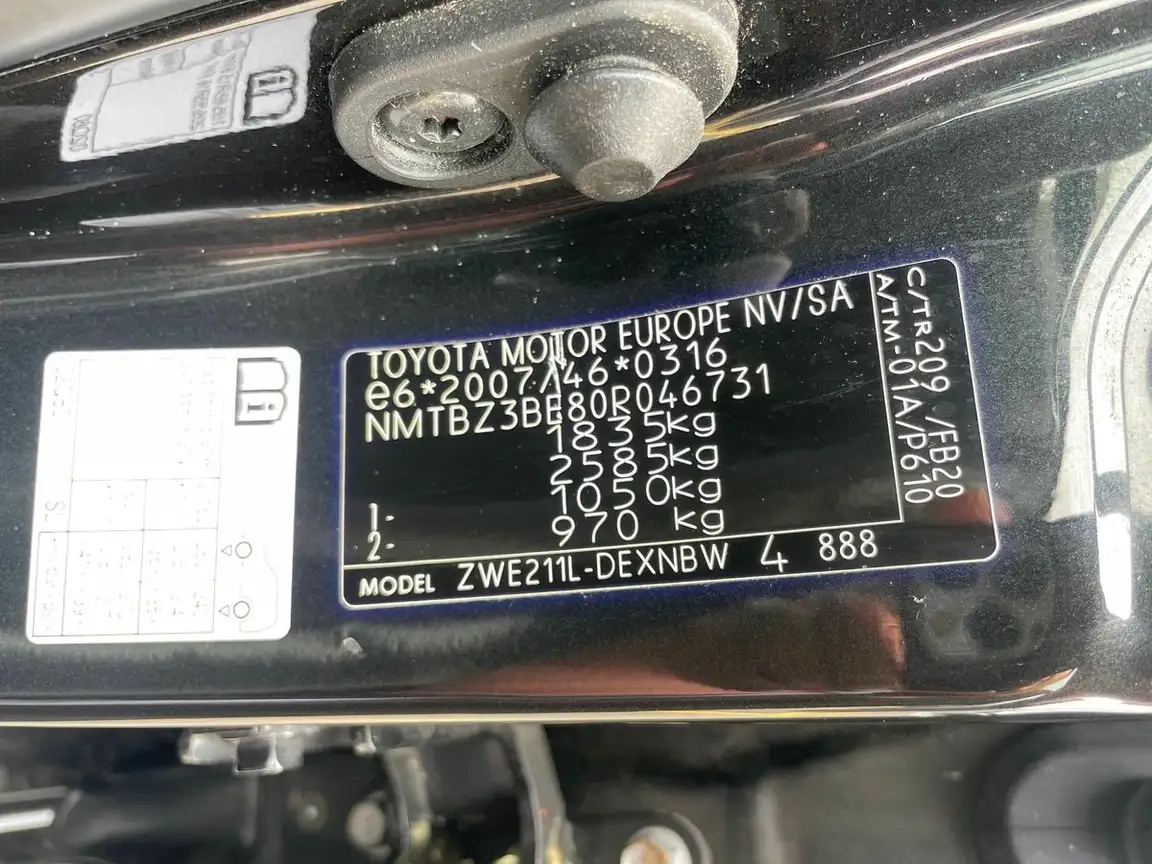 TOYOTA COROLLA