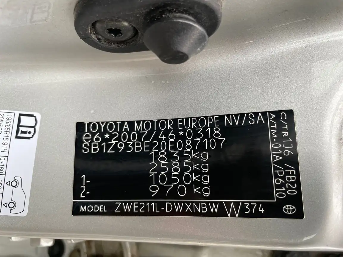 TOYOTA COROLLA
