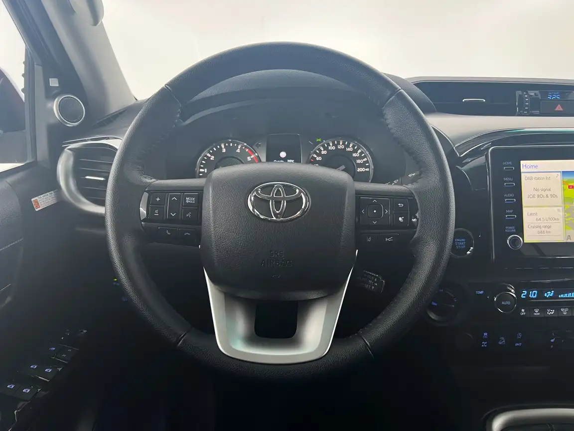 TOYOTA HILUX
