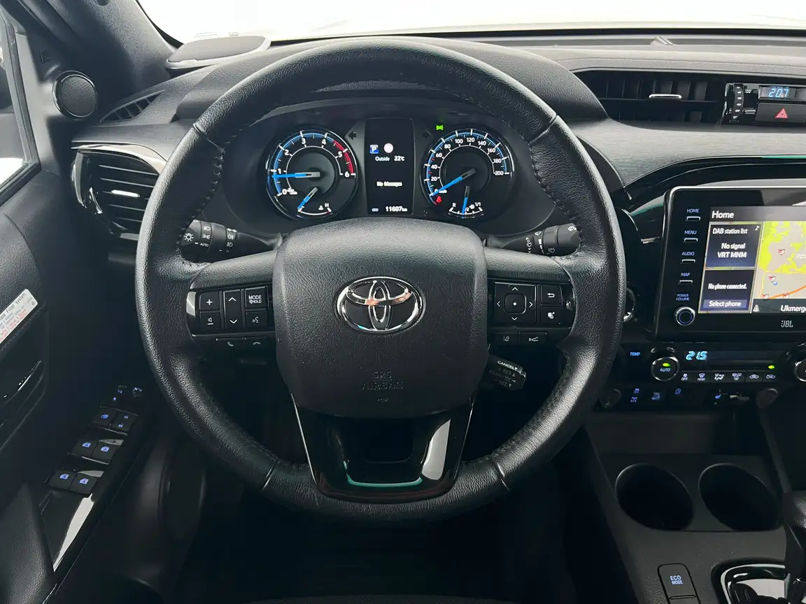 TOYOTA HILUX