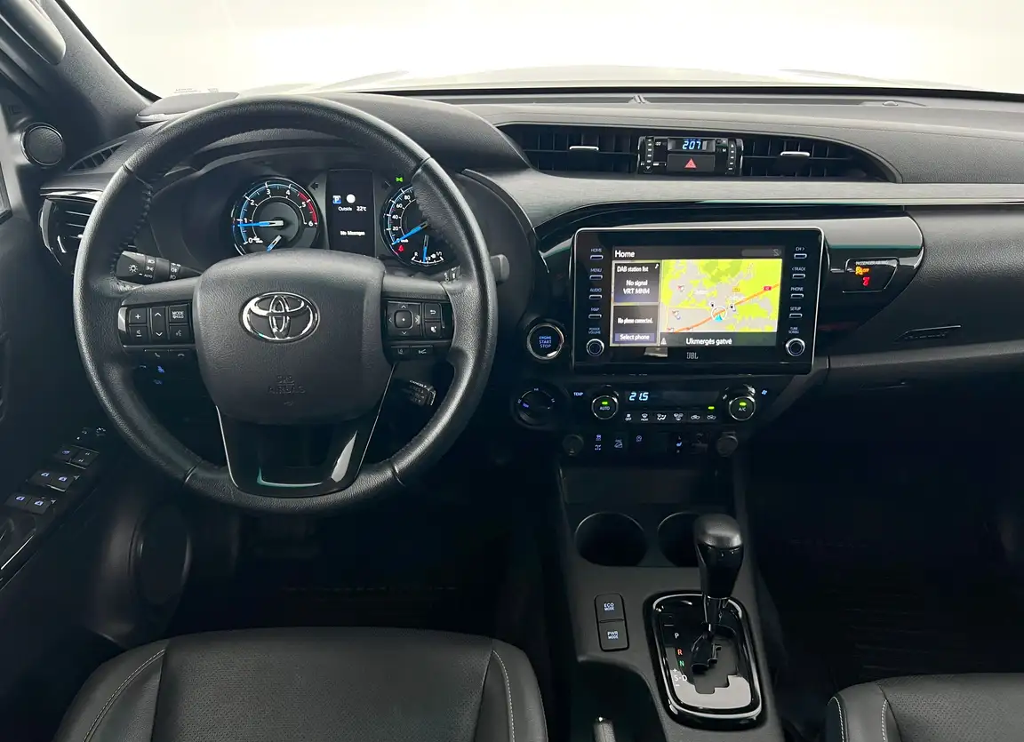 TOYOTA HILUX