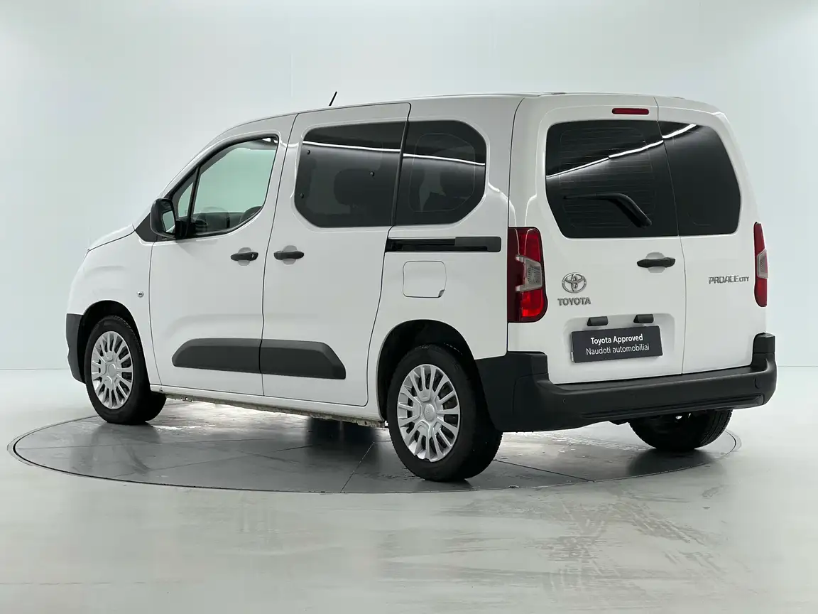 TOYOTA PROACE