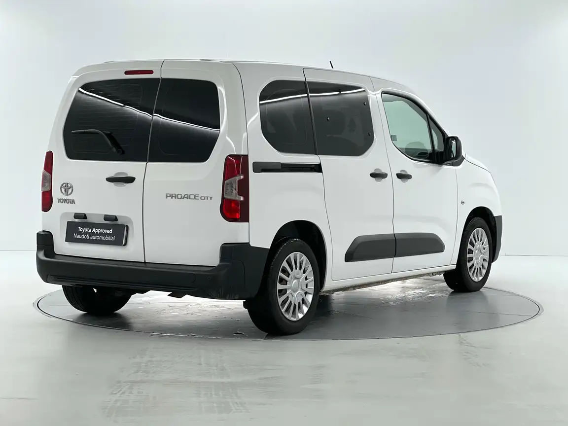 TOYOTA PROACE