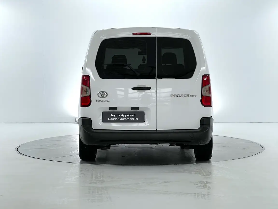 TOYOTA PROACE