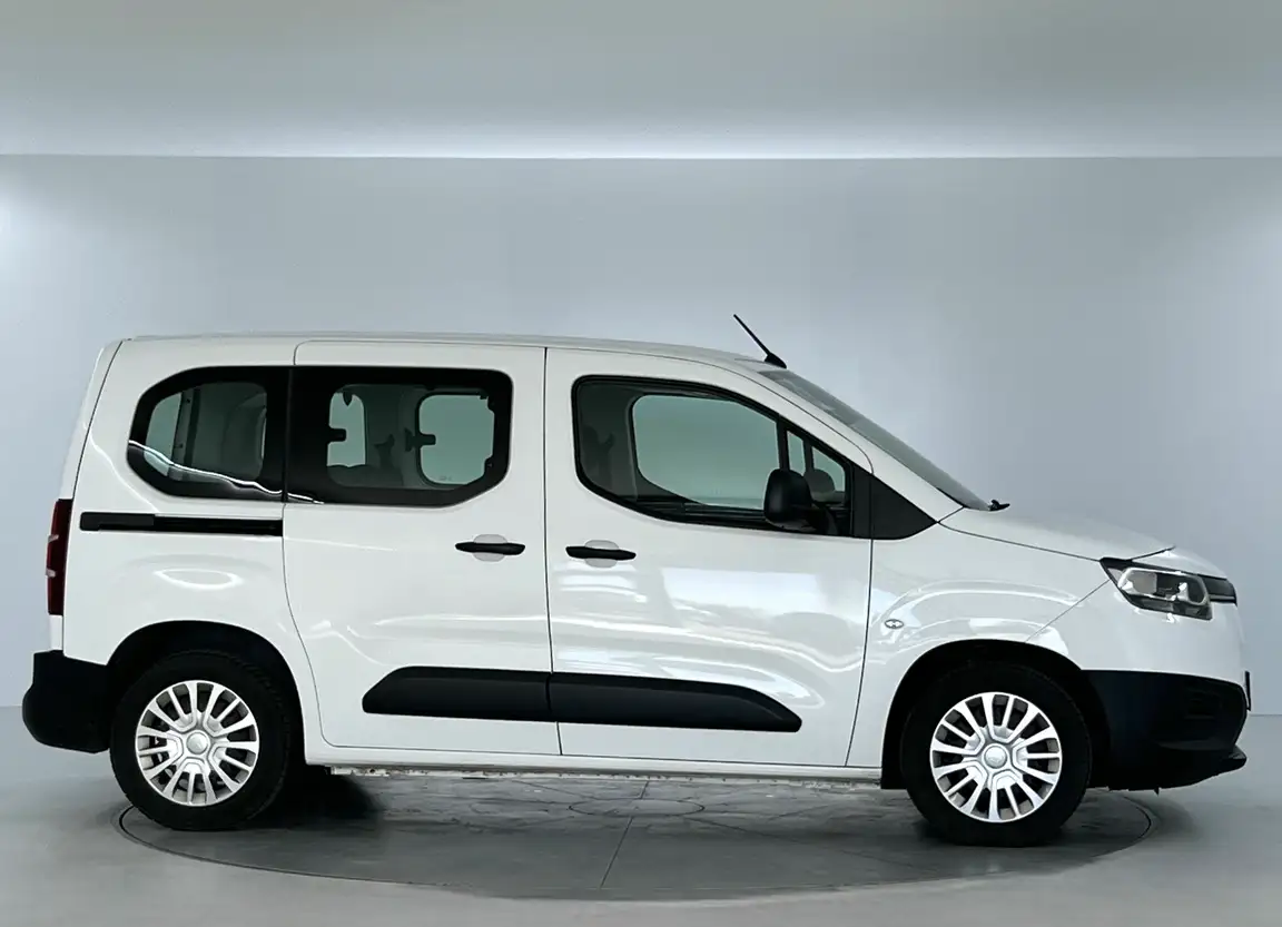 TOYOTA PROACE