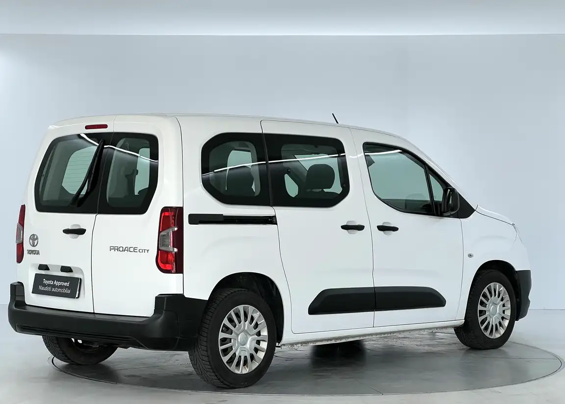 TOYOTA PROACE